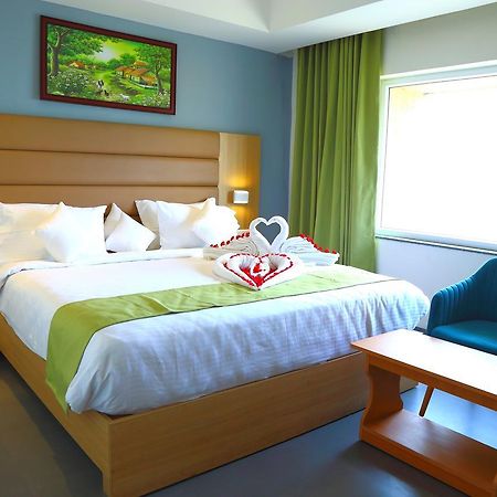 Abhayaa Hotel Visakhapatnam Eksteriør bilde