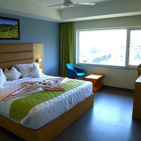 Abhayaa Hotel Visakhapatnam Eksteriør bilde