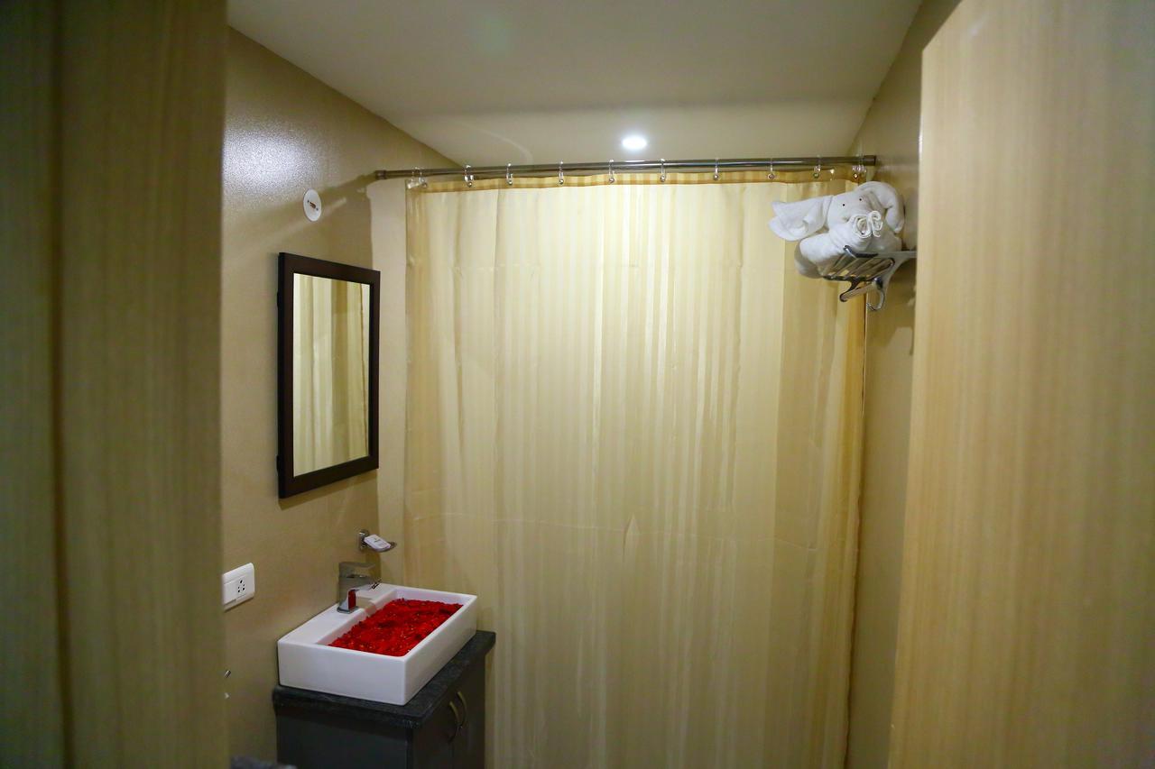 Abhayaa Hotel Visakhapatnam Eksteriør bilde
