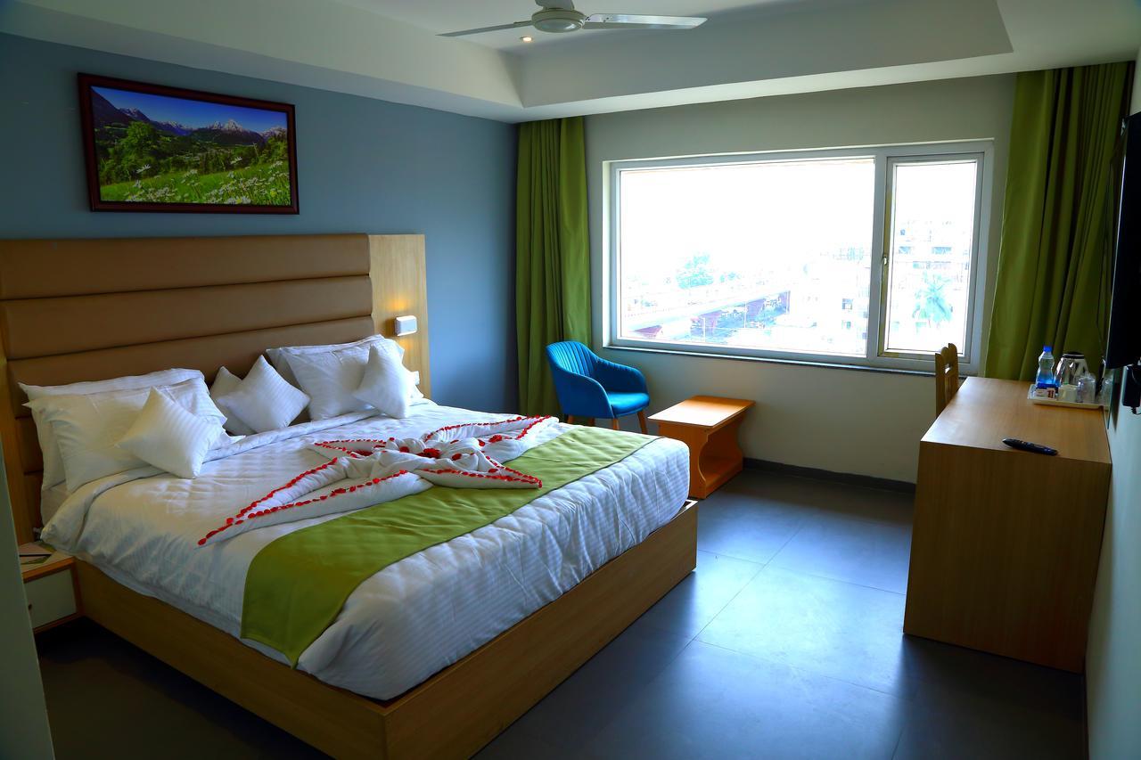 Abhayaa Hotel Visakhapatnam Eksteriør bilde
