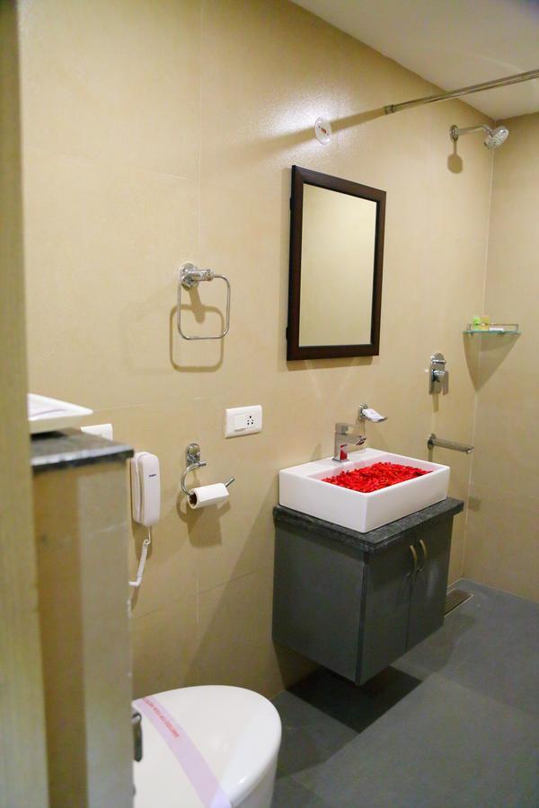 Abhayaa Hotel Visakhapatnam Eksteriør bilde