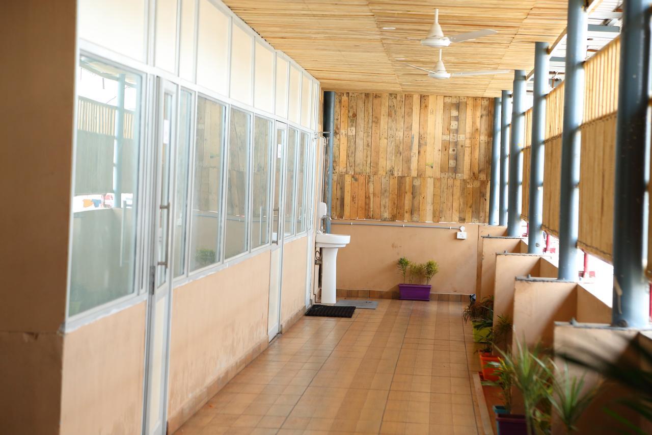 Abhayaa Hotel Visakhapatnam Eksteriør bilde