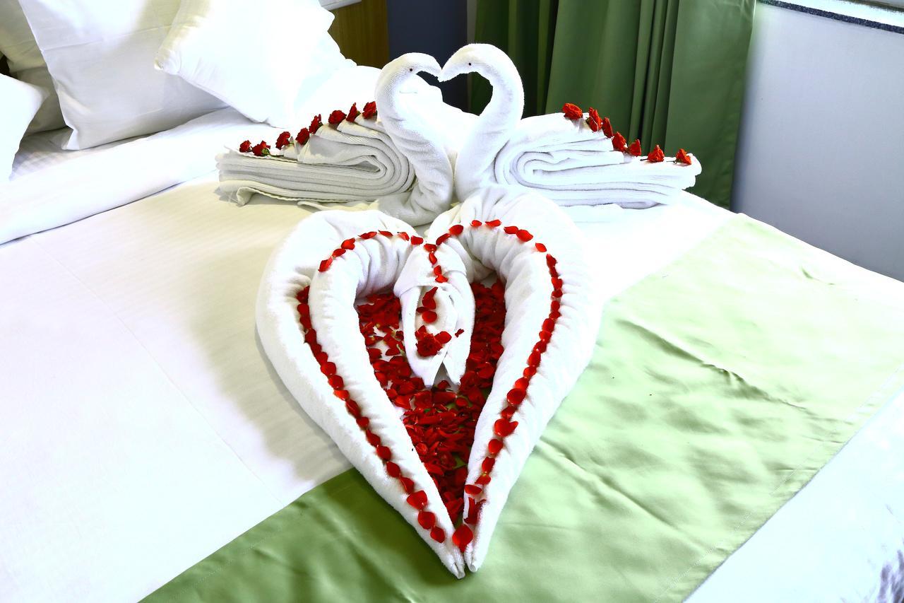 Abhayaa Hotel Visakhapatnam Eksteriør bilde