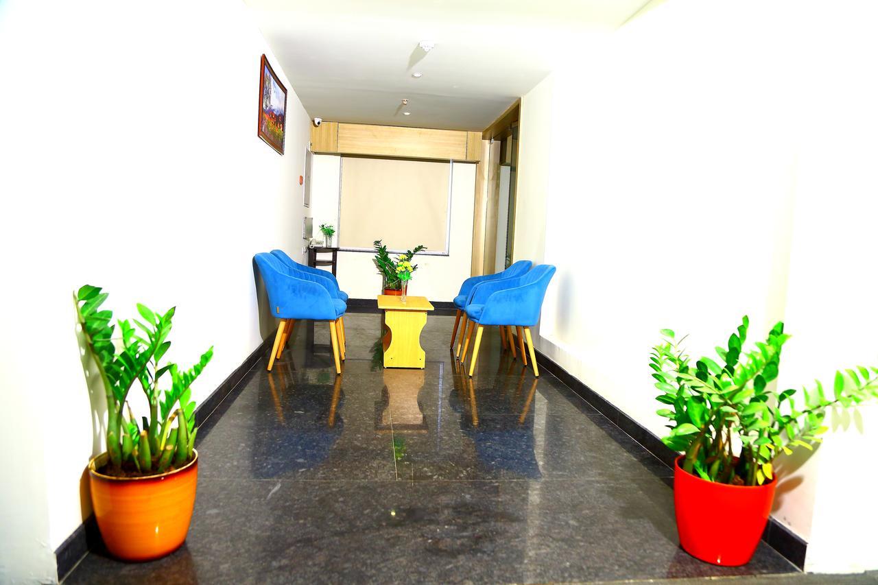 Abhayaa Hotel Visakhapatnam Eksteriør bilde